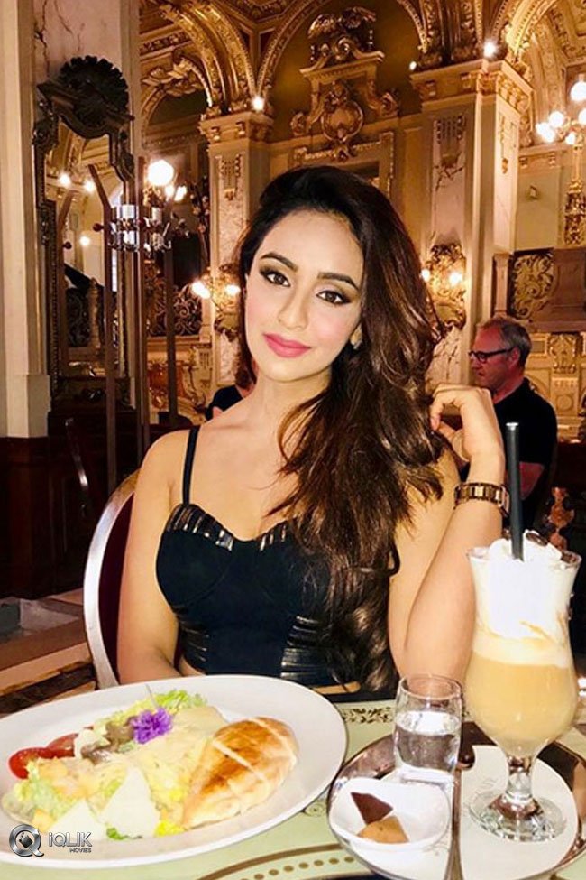 Musskan-Sethi-New-Photos